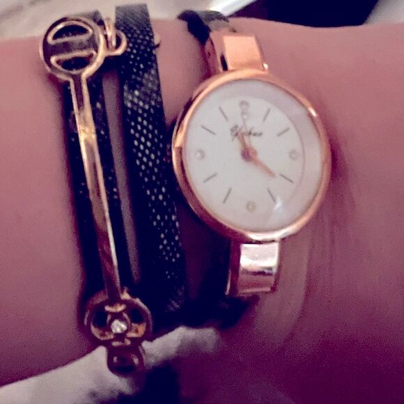 Black and Gold Watch Bracelet NWOT - Picture 6 of 9